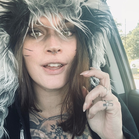 🚜 HI IM TANK 🚜 - Picture 2 of 11